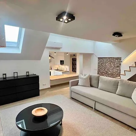 Le Contemporain - Plein Centre, Place Du Marche *